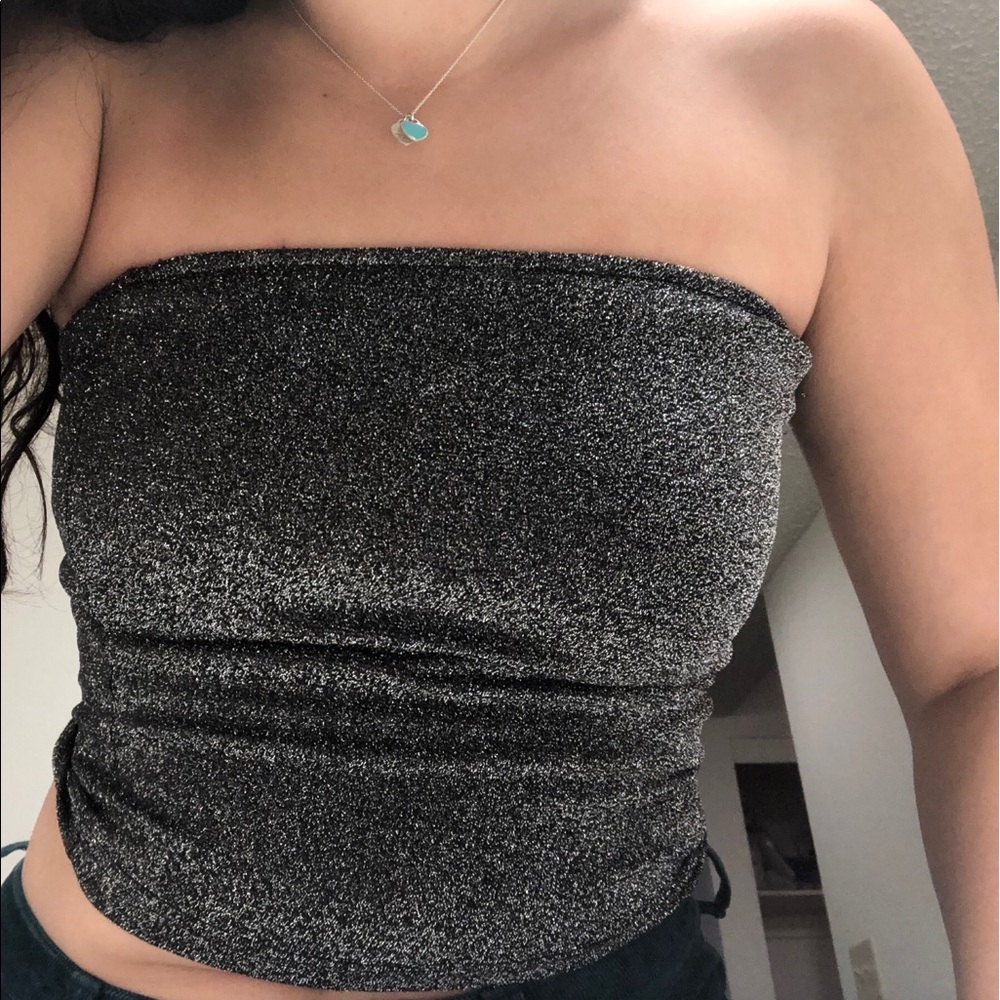 BRAND NEW FOREVER 21 GRAY SPARKLE TOP